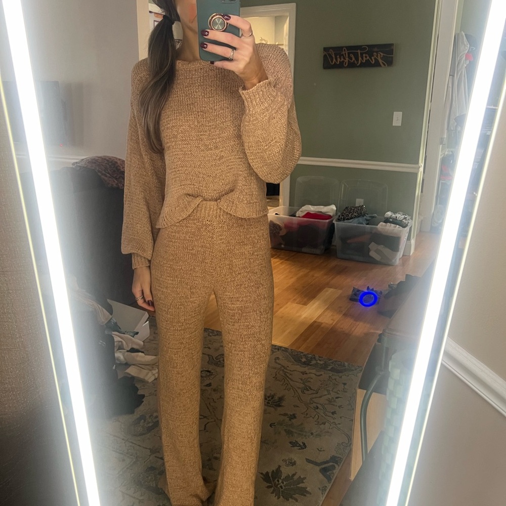 Two Piece Comfy Set - image 2